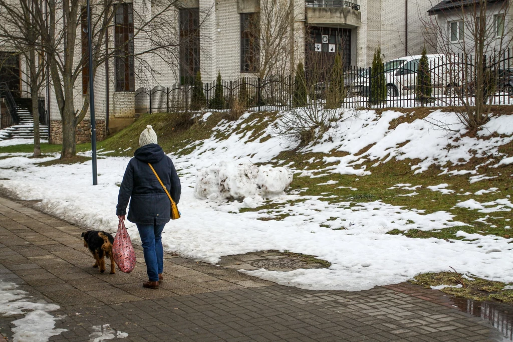 Do końca weekendu pogoda w Polsce będzie przypominać jesienną aurę