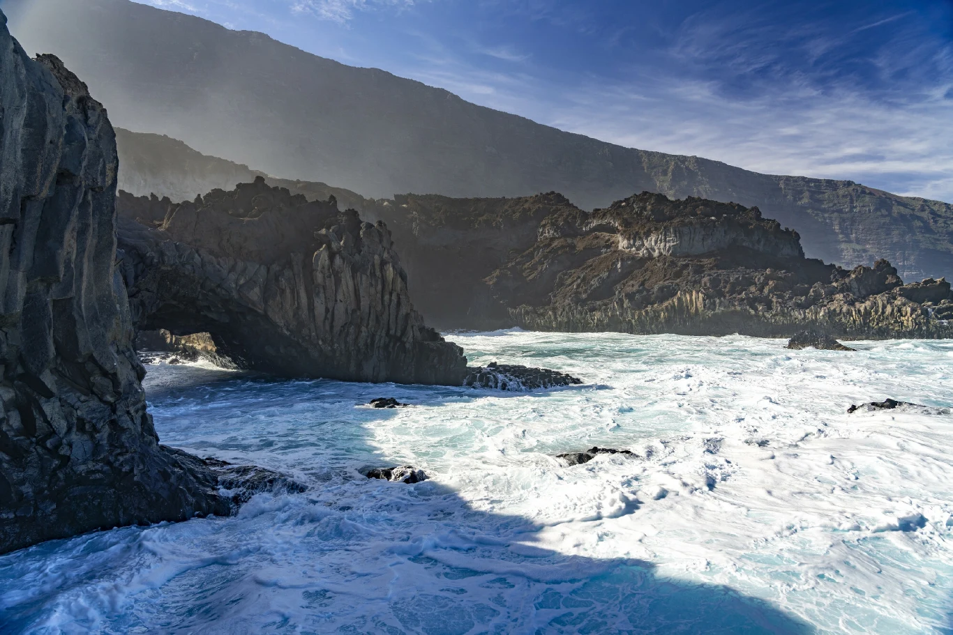 El Hierro to wyspa w hiszpańskim archipelagu Wysp Kanaryjskich El Hierro to wyspa w hiszpańskim archipelagu Wysp Kanaryjskich