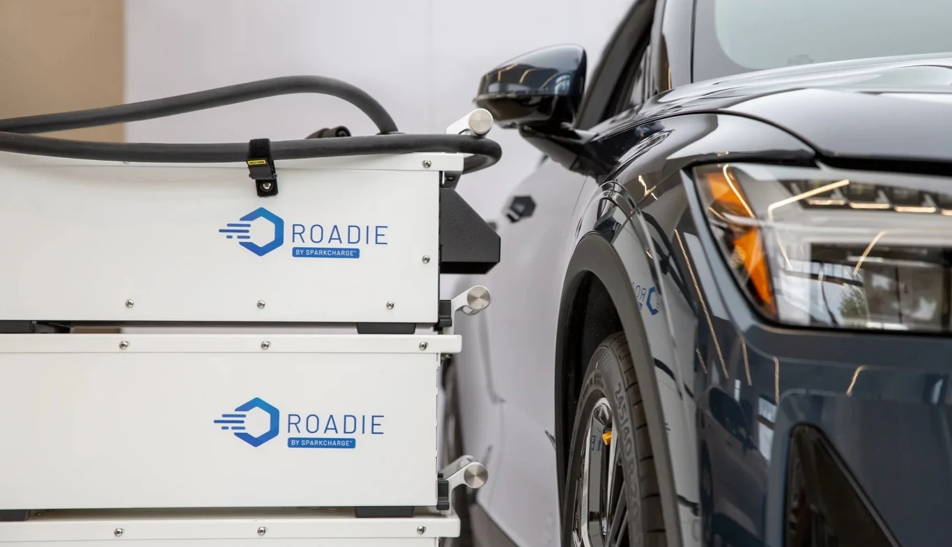 Roadie Portable – mobilna ładowarka stworzona przez przedsiębiorstwo technologiczne SparkCharge Fot. Sparkcharge