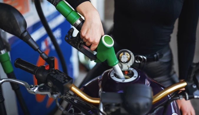 Na tej stacji paliw motocykliści nie mogą skorzystać z wakacyjnej promocji.