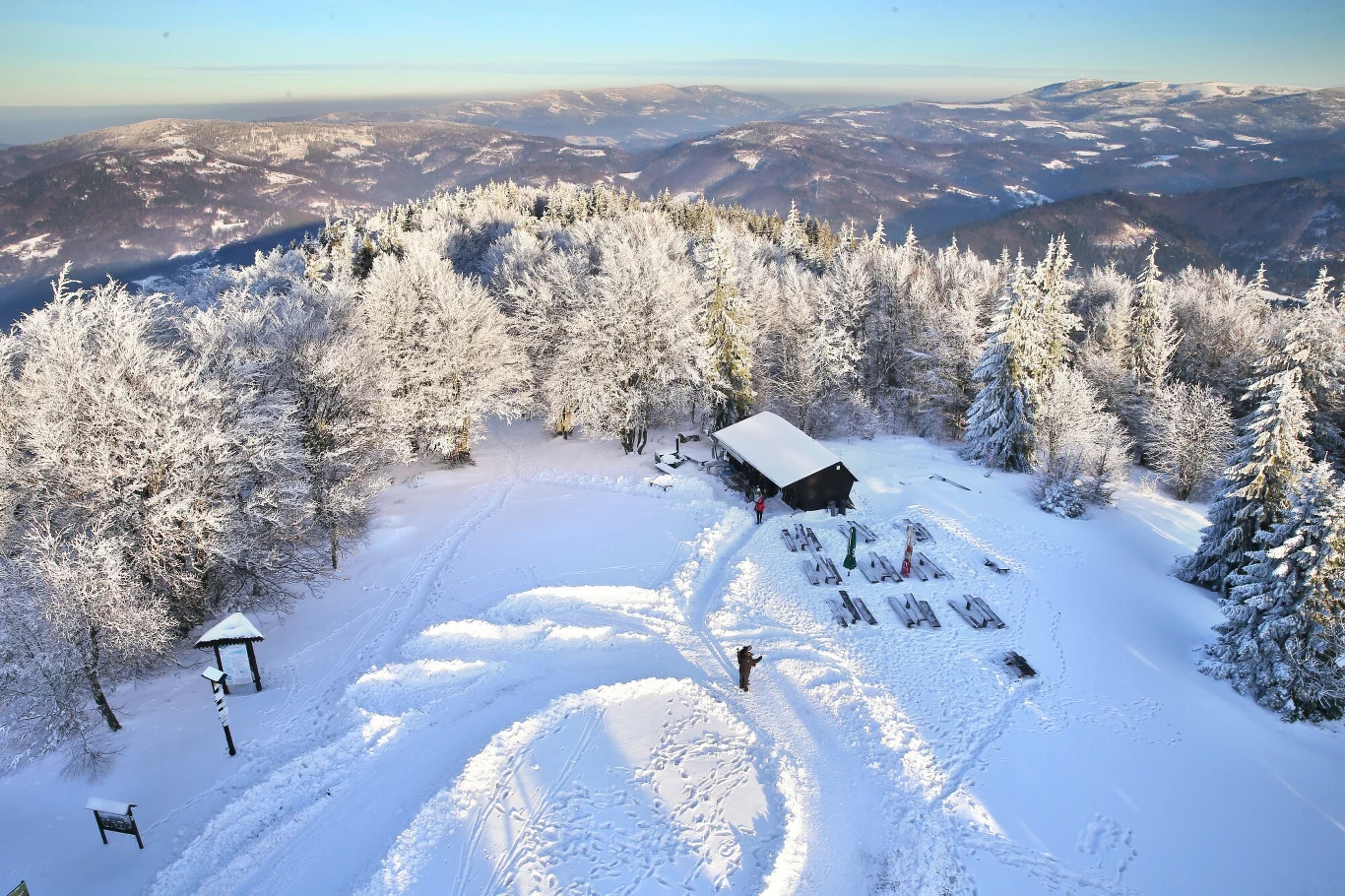 Ustroń zachwyca o każdej porze roku. Zimą to śląskie uzdrowisko kusi stokami narciarskimi. 