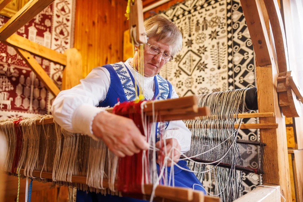 Kurtyna kobiet będzie monumentalnym obrazem utkanym z naturalnej przędzy