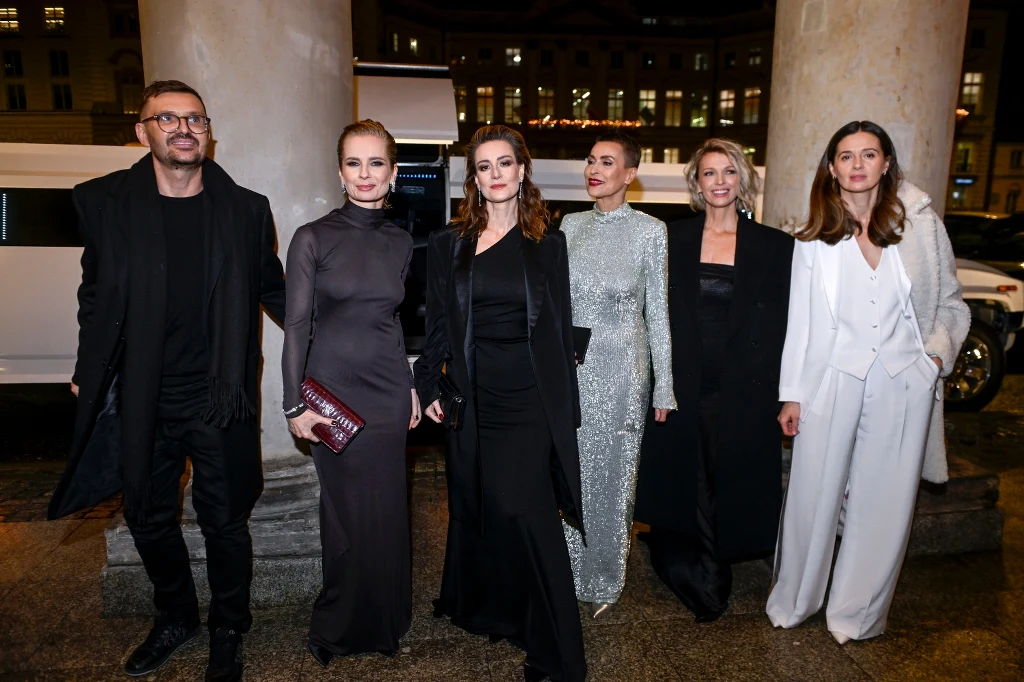 Pokaz Macieia Zienia "Black and White Symphony": Maciej Zień, Danuta Stenka, Magdalena Cielecka, Agnieszka Grochowska, Maja Ostaszewska, Magdalena Mołek