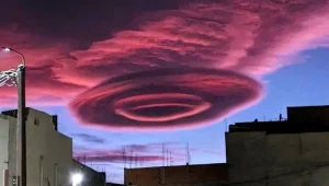 Tajemniczy obiekt nad miastem. Przypominał UFO
