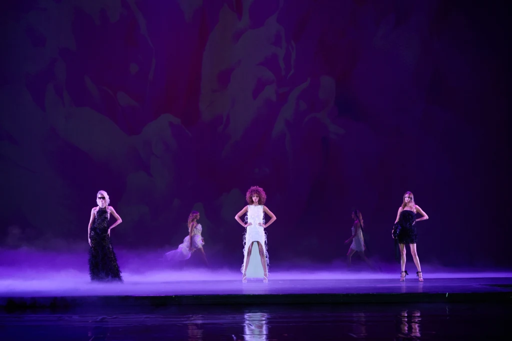 Pokaz Macieja Zienia "Black and White Symphony"