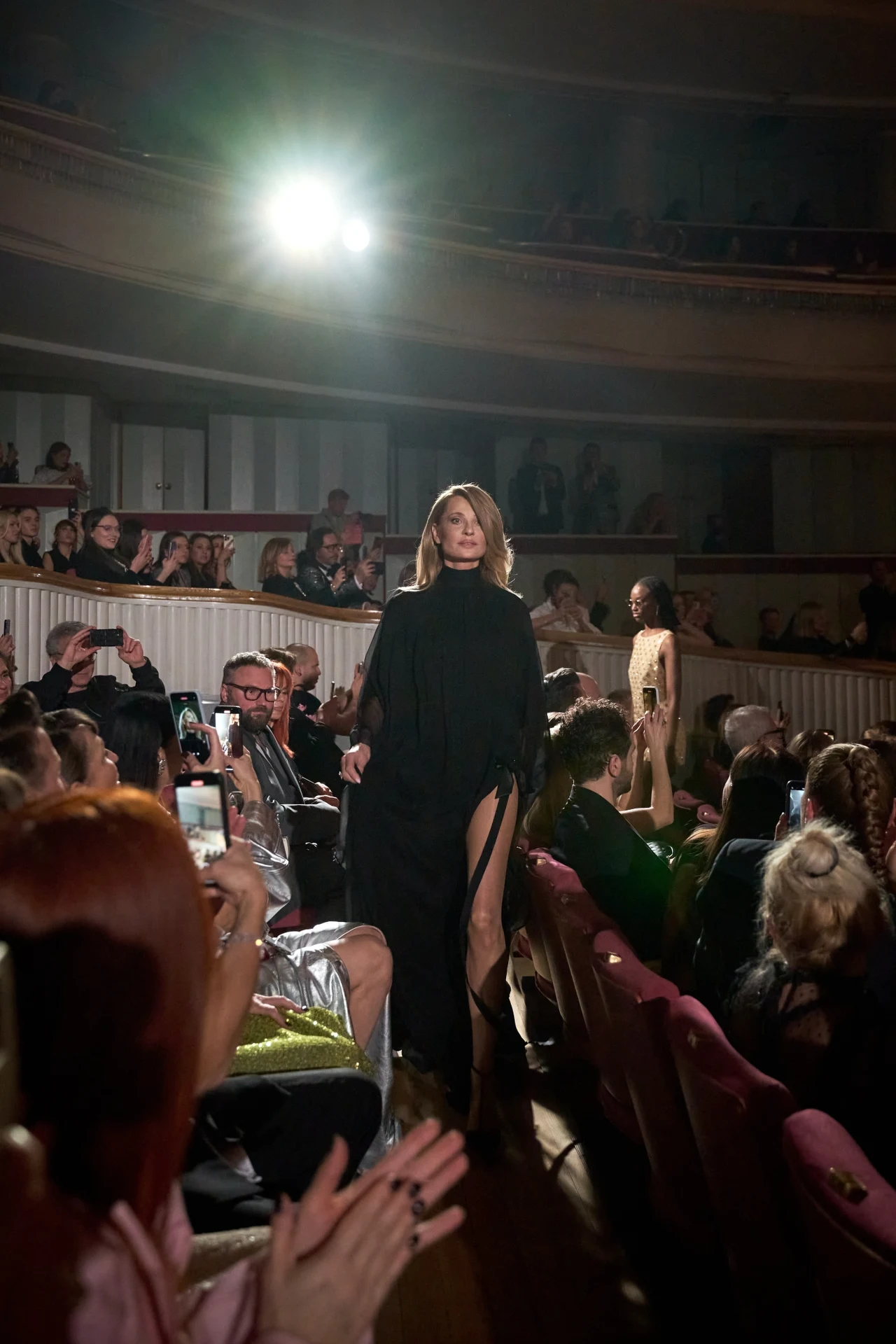 Pokaz Macieja Zienia "Black and White Symphony"