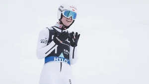 Wymowny gest polskiego skoczka, teraz się tłumaczy. "Wszyscy krzyczeli"