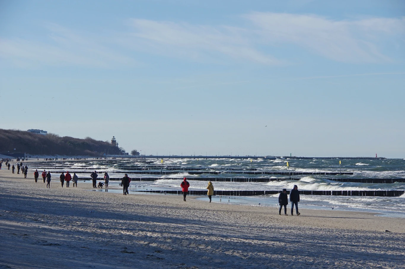 Wypoczynek w Kołobrzegu stoi pod znakiem długich spacerów po plaży