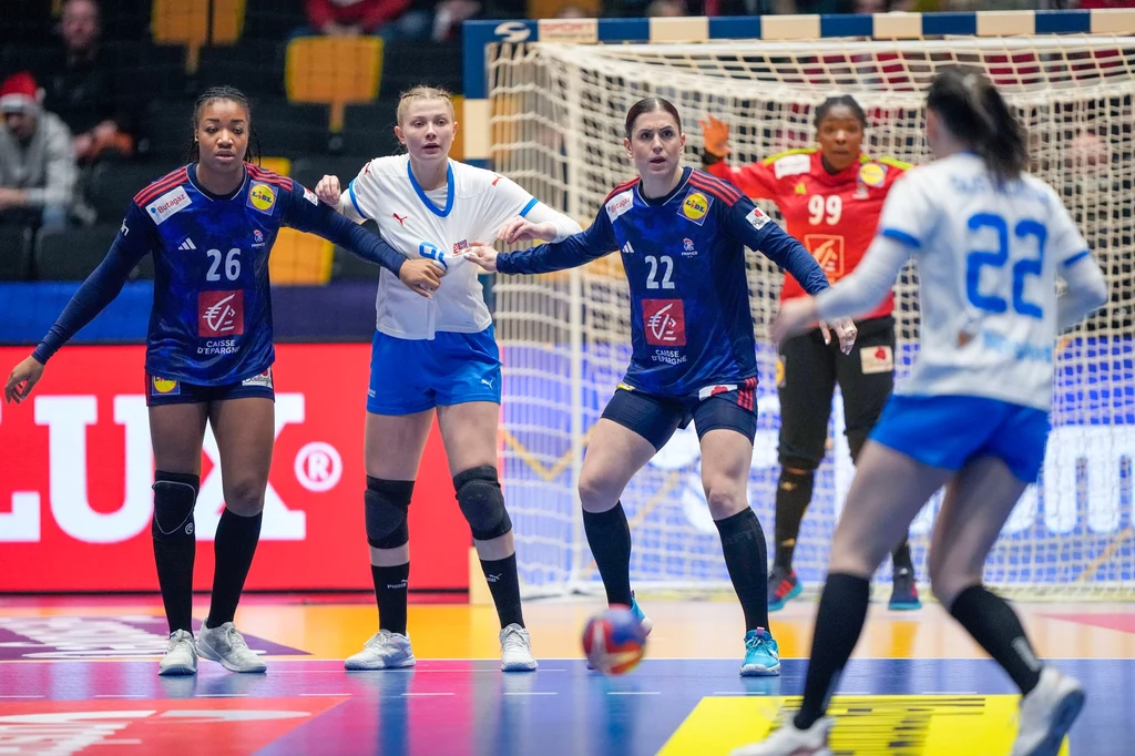 19-letnia Anna Jestříbková nie miała łatwego życia na kole. Jakoś sobie jednak radziła