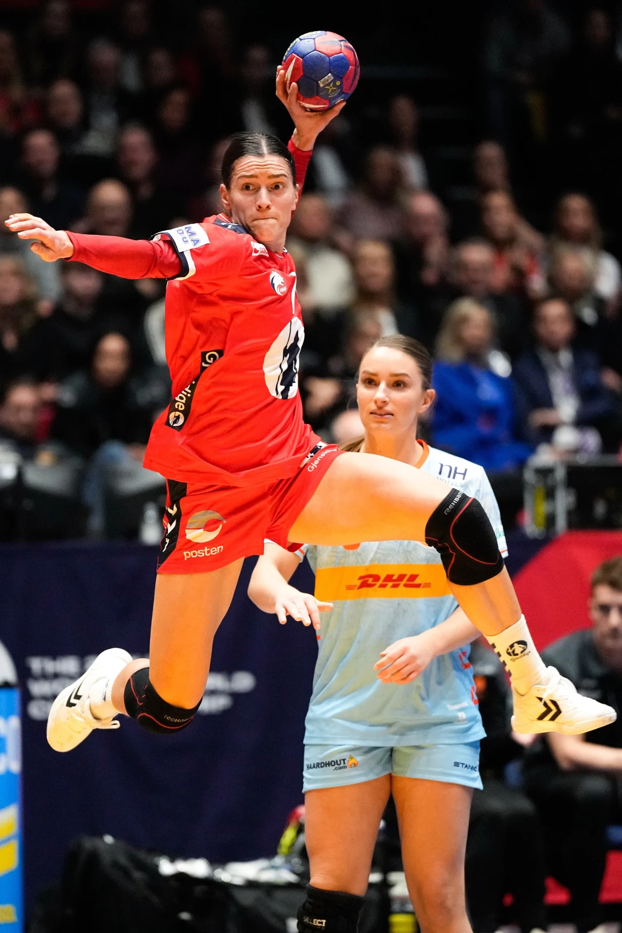 Stine Skogrand - bohaterka reprezentacji Norwegii. Oddała dziewięć rzutów, zdobyła dziewięć bramek Stine Skogrand - bohaterka reprezentacji Norwegii. Oddała dziewięć rzutów, zdobyła dziewięć bramek