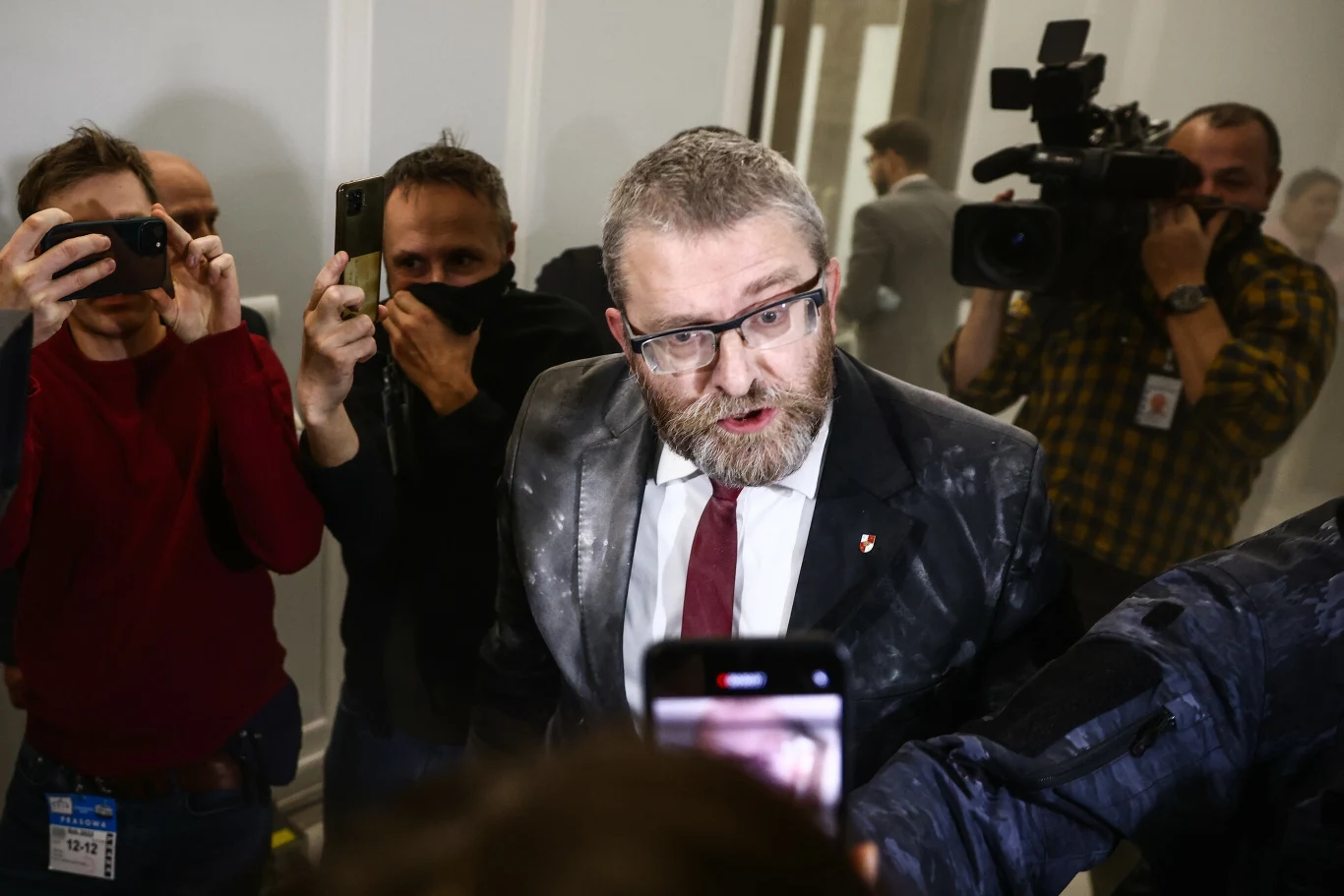 W sieci powstała kolejna zbiórka pieniędzy na "udzielenie wsparcia działalności Grzegorza Brauna" W sieci powstała kolejna zbiórka pieniędzy na "udzielenie wsparcia działalności Grzegorza Brauna"