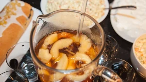 Wypróbuj nietypowe dodatki do kompotu wigilijnego. Będziesz zaskoczony, jak podziała