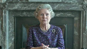 Imelda Staunton jako królowa Elżbieta II w "The Crown"