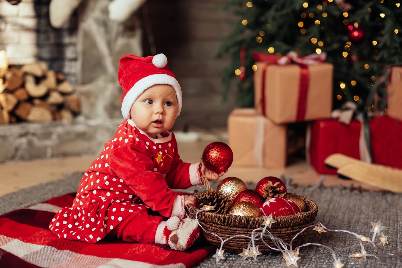 Dzieci urodzone w grudniu często otrzymują świąteczne imiona. Warto zainspirować się naszą listą. 
