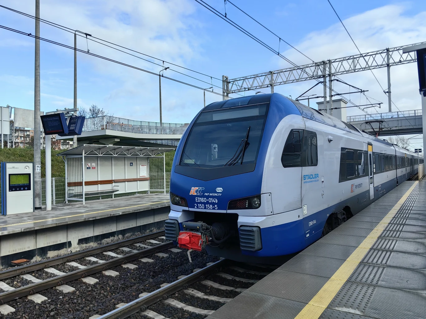 Przejazd pociągiem w święta może być nawet 70 proc. tańszy. Przejazd pociągiem w święta może być nawet 70 proc. tańszy.