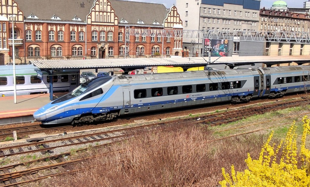 Pociąg Pendolino PKP Intercity