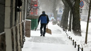 Za nieodśnieżony chodnik przed posesją można zapłacić nawet 1,5 tysiąca złotych kary