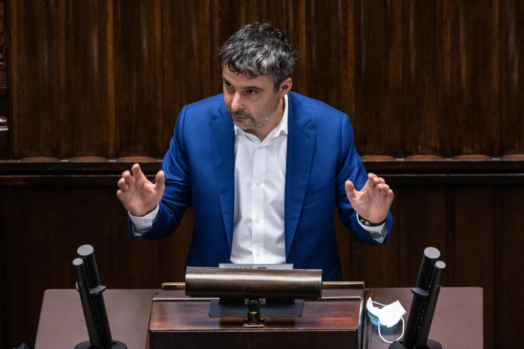 Radosław Lubczyk zapowiadał, że obejmie stanowisko wiceministra cyfryzacji, wicepremier i szef resortu Krzysztof Gawkowski zaprzeczył Radosław Lubczyk zapowiadał, że obejmie stanowisko wiceministra cyfryzacji, wicepremier i szef resortu Krzysztof Gawkowski zaprzeczył