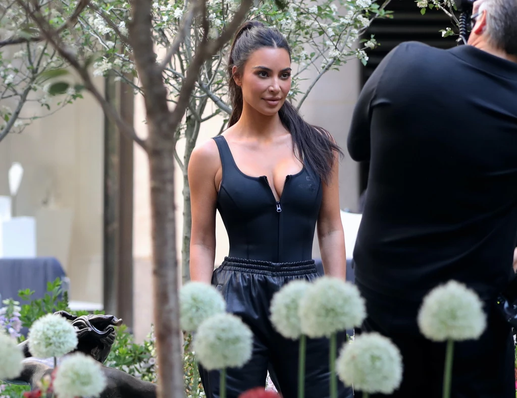 Kim Kardashian w wieku 43 lat może pochwalić się doskonałą formą 