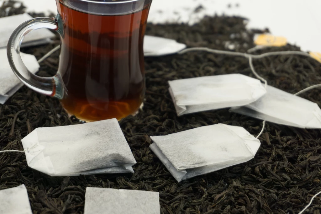 Czarna herbata jest jednym z najpopularniejszych napojów na świecie. Warto po nią sięgać