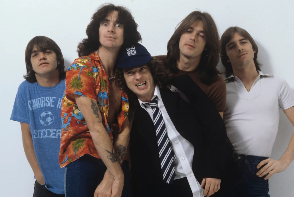 AC/DC w sierpniu 1979 r. - od lewej: Malcolm Young, Bon Scott, Angus Young, Cliff Williams i Phil Rudd 