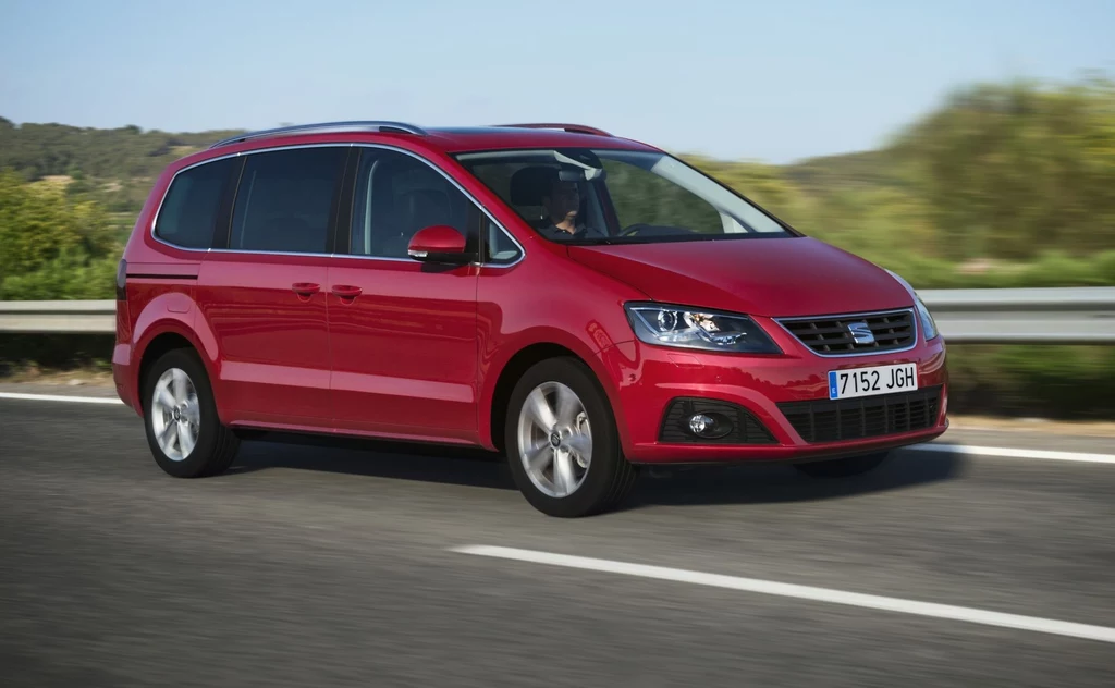 Seat Alhambra, nawet po face liftingu w 2015 roku, wygląda bardzo zachowawczo – jak typowy van.