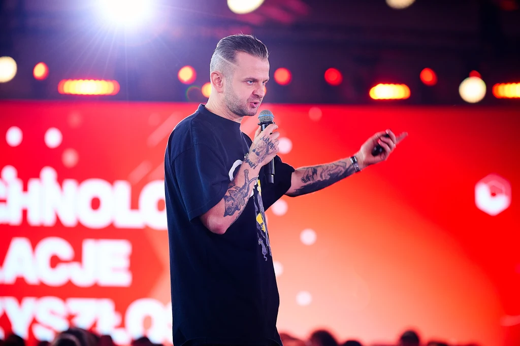 Prof. Andrzej Dragan przestrzegał przed niekontrolowanym rozwojem sztucznej inteligencji Prof. Andrzej Dragan przestrzegał przed niekontrolowanym rozwojem sztucznej inteligencji