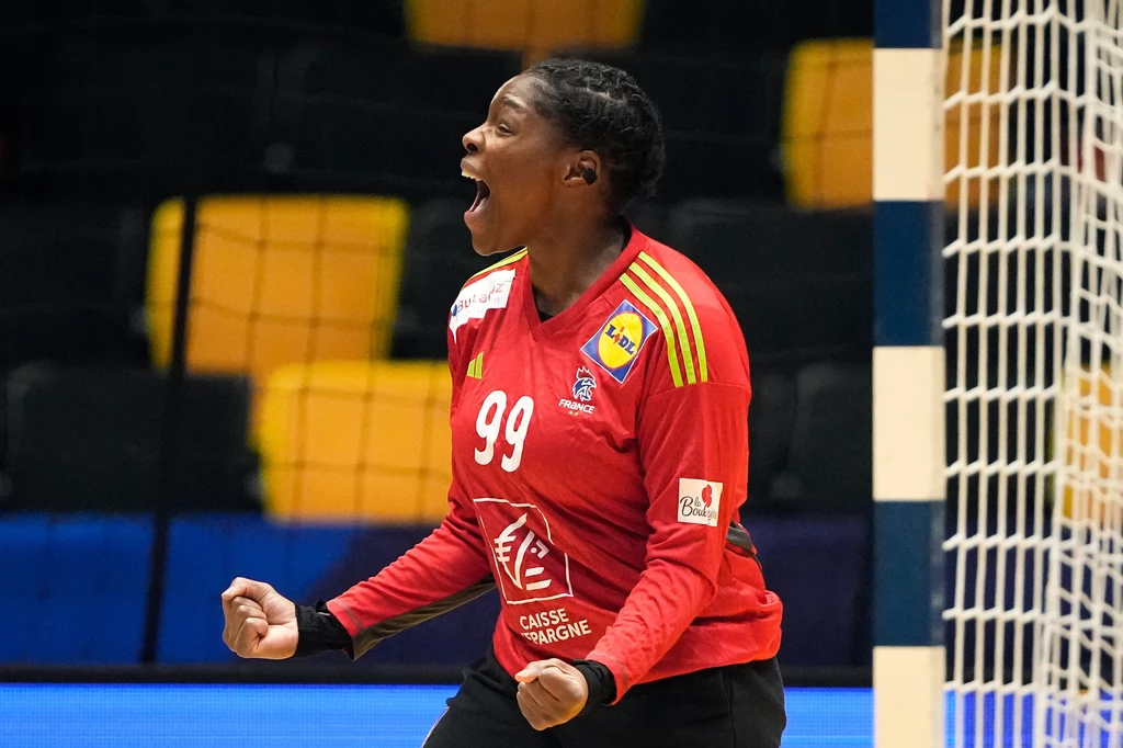 Hatadou Sako - bramkarka reprezentacji Francji Hatadou Sako - bramkarka reprezentacji Francji