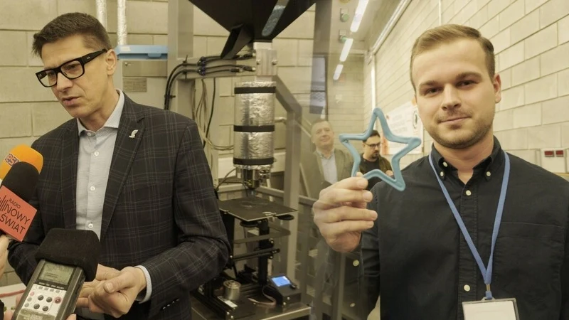 Polscy naukowcy opracowali sposób na produkcję materiałów opartych na odpadach. Można z nich produkować np. kostkę brukową Polscy naukowcy opracowali sposób na produkcję materiałów opartych na odpadach. Można z nich produkować np. kostkę brukową