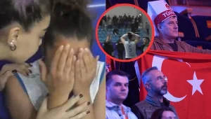 Niebezpieczne sceny na meczu siatkówki w Turcji, 10.12.2023 r. - screeny: X - Koray Baloglu. Zdjęcie kibica z flagą pochodzi z MŚ 2022