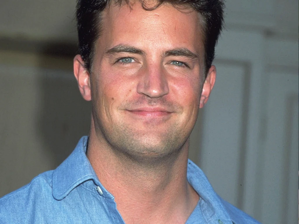 Prawda w końcu wyszła na jaw. Ujawniono przyczynę śmierci Matthew Perry'ego