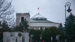 Wpis o "bombie w Sejmie". Polityk Jacek Ć. usłyszał zarzuty 