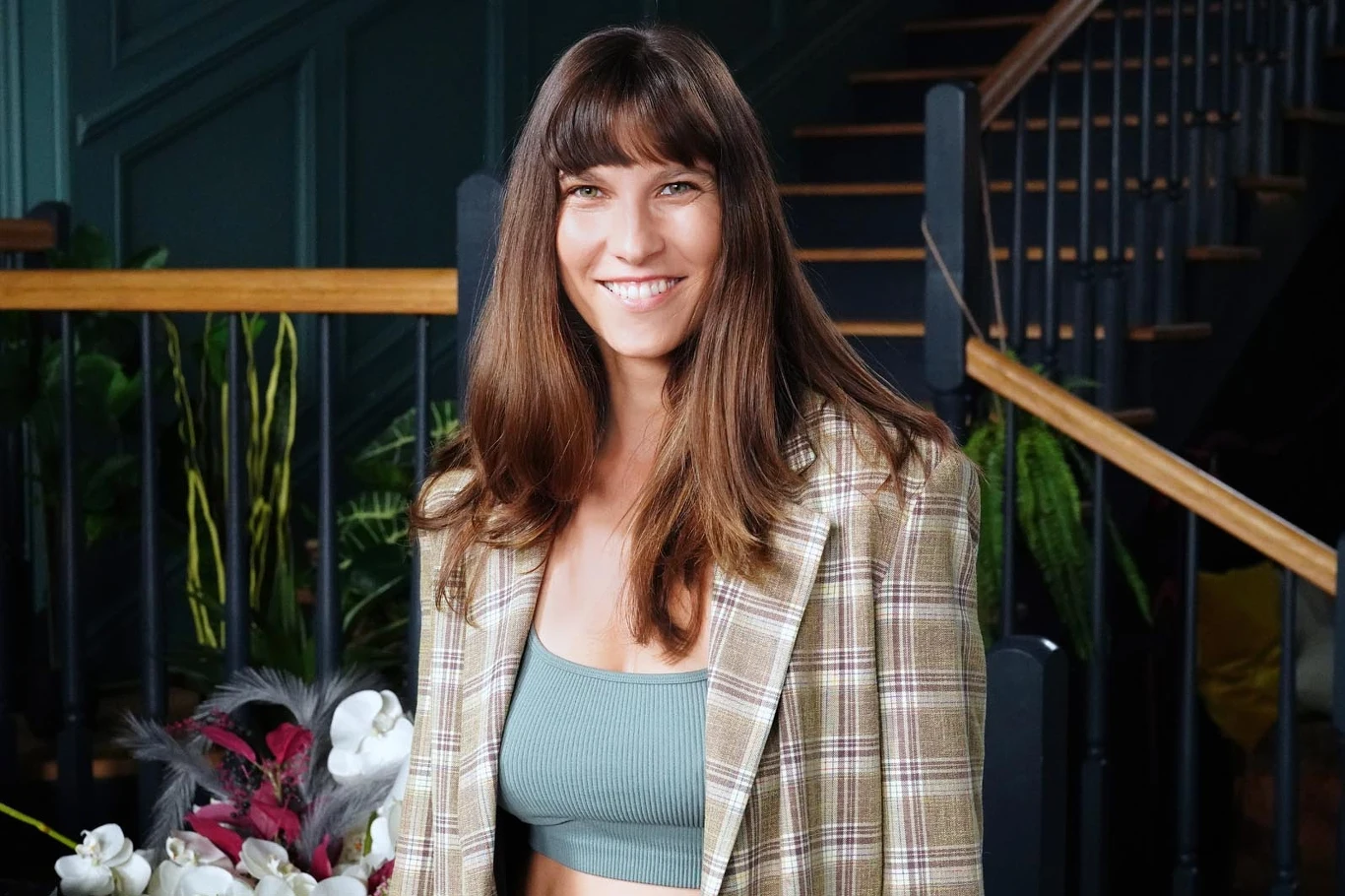 Regina po namowach Justina w końcu zgodzi się zagrać w hotelu