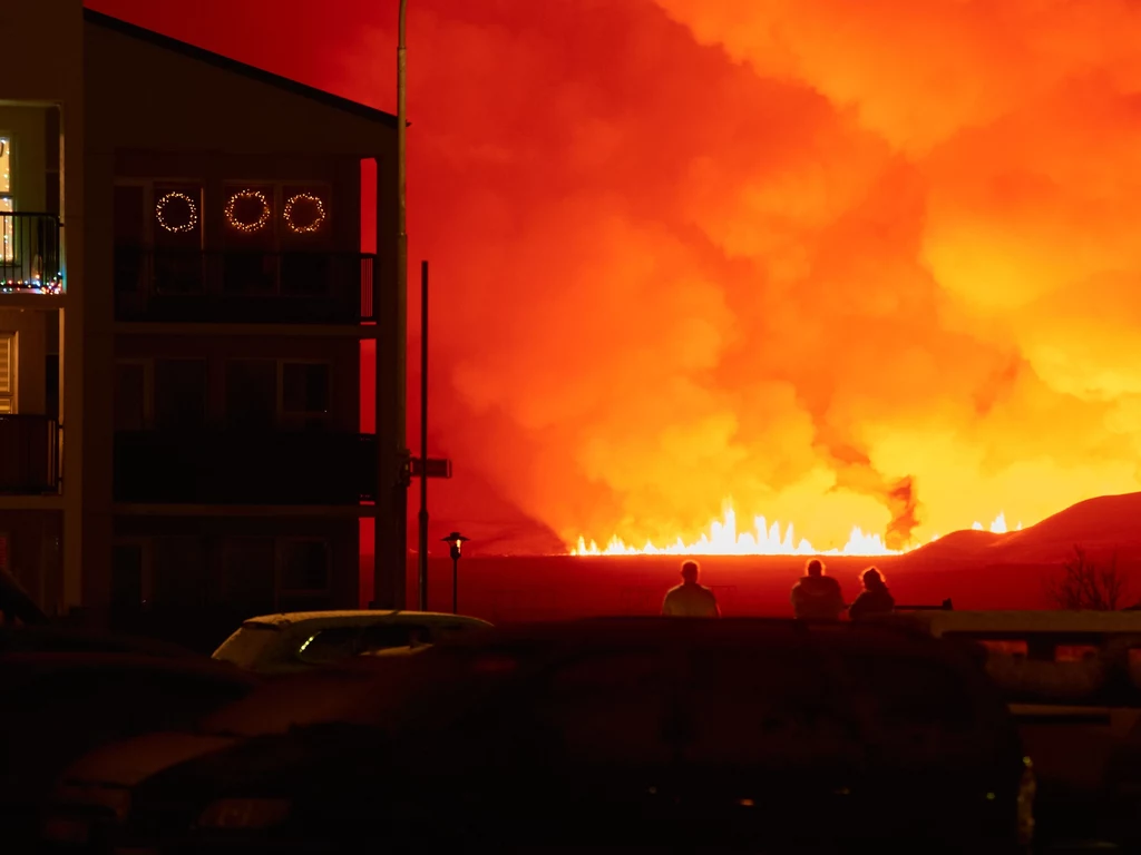 Erupcja wulkanu na Islandii może jednocześnie przerazić i zachwycić