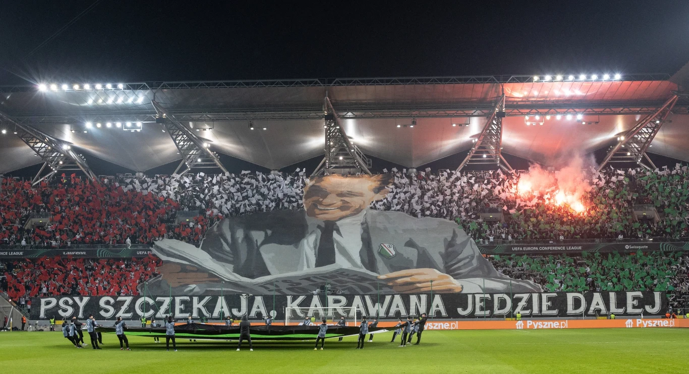 Oprawa przed meczem Legia Warszawa - AZ Alkmaar Oprawa przed meczem Legia Warszawa - AZ Alkmaar