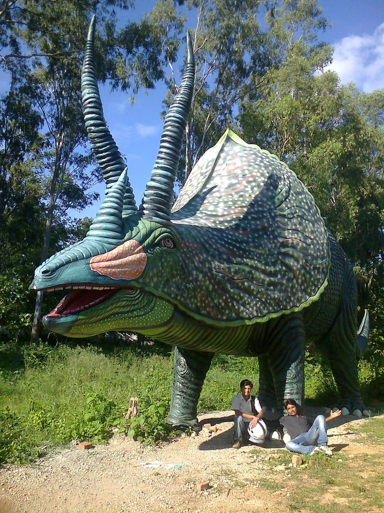 Model wielkiego triceratopsa