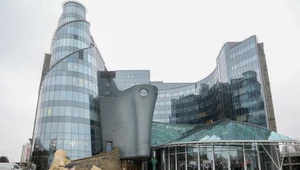 Telewizja Polska od lat wspierana jest finansowymi zastrzykami z państwowej kasy. Nazdj. siedziba TVP