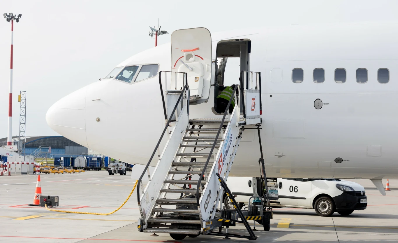 Oszuści uaktywniają się zwłaszcza przed świętami. Lotnisko Chopina ostrzega przed nowym sposobem wyłudzenia danych. Oszuści uaktywniają się zwłaszcza przed świętami. Lotnisko Chopina ostrzega przed nowym sposobem wyłudzenia danych.