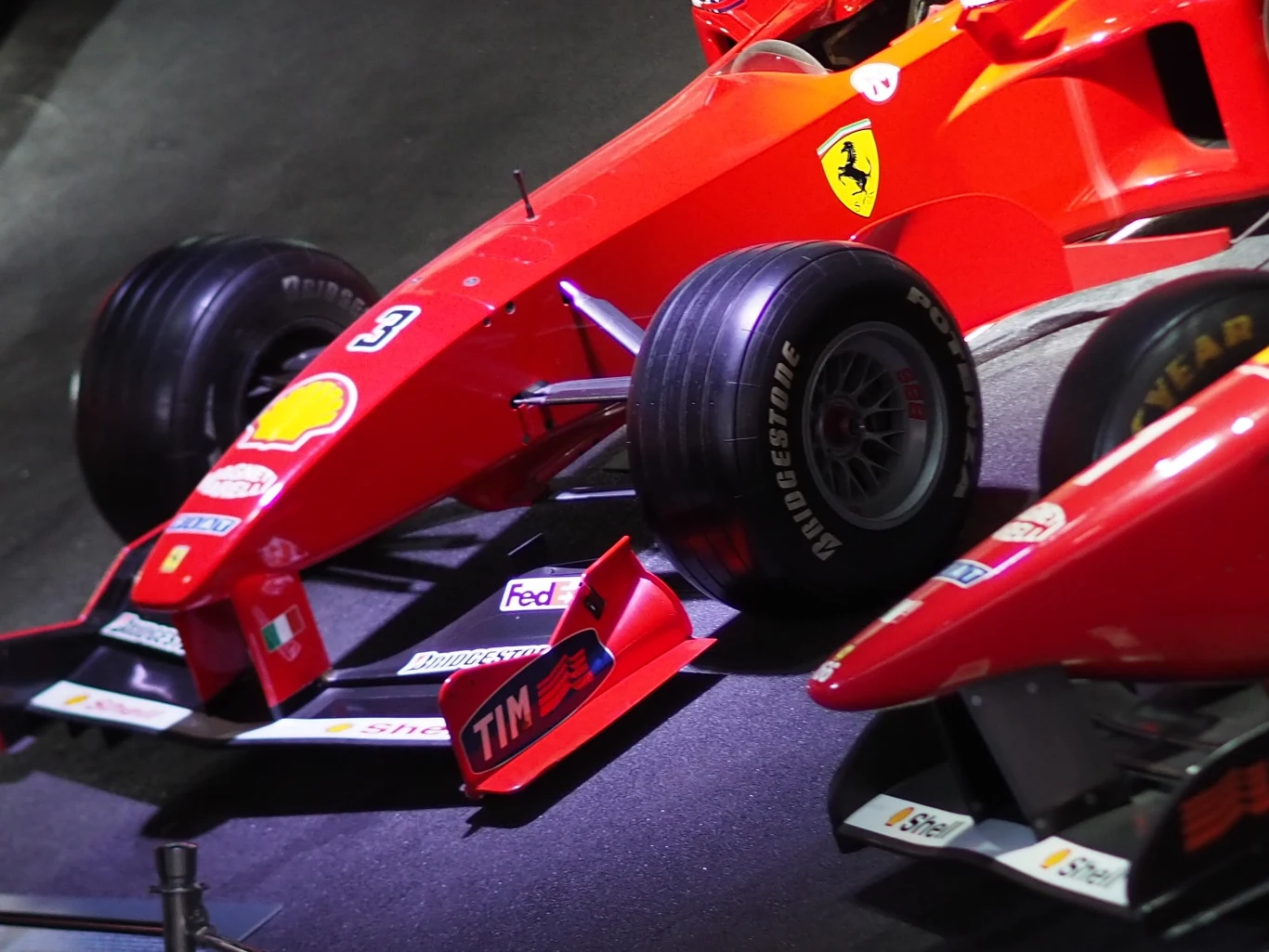 Kolor czerwony kojarzy się z Ferrari, ale nie wymyślili go autorzy kultowego auta