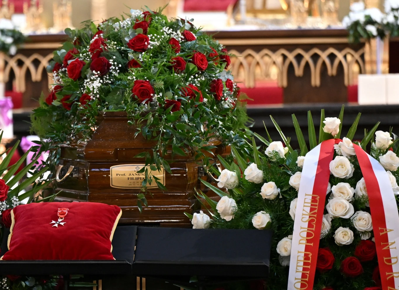 Trumna z ciałem Janusza Filipiaka Trumna z ciałem Janusza Filipiaka