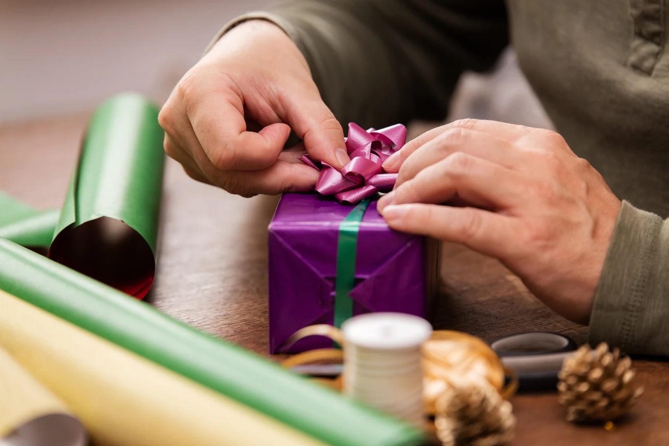 Zanim wręczysz prezenty bliskim, upewnij się, że na pewno zamazałeś ceny upominków