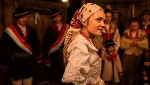 Sandra Drzymalska w scenie z filmu "Biała odwaga"