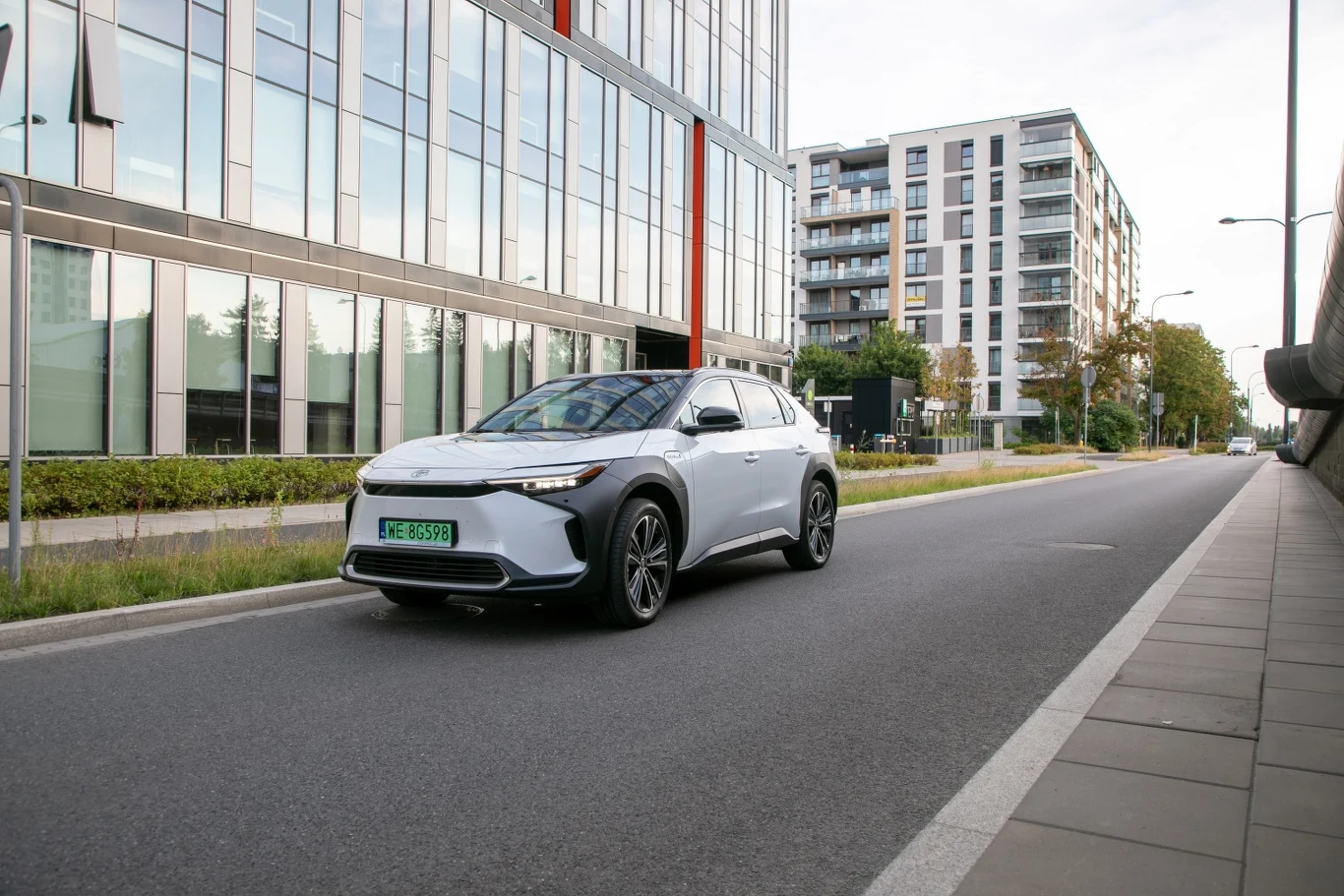 Robotaxi powstają m.in. na bazie modelu Toyota bZ4X. Testy pojazdów zautomatyzowanych w Polsce mogą ruszyć nawet w 2026 r. Robotaxi powstają m.in. na bazie modelu Toyota bZ4X. Testy pojazdów zautomatyzowanych w Polsce mogą ruszyć nawet w 2026 r.