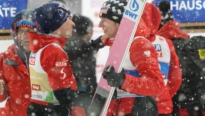 Do niedawna Polacy, w tym Dawid Kubacki, byliby dla Stefana Krafta poważnymi konkurentami w walce o triumf w Turnieju Czterech Skoczni. Dziś sytuacja się skomplikowała