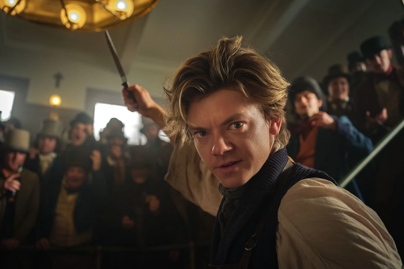 "Spryciarz" to adaptacja powieści Dickensa. W styczniu w HBO Max "Spryciarz" to adaptacja powieści Dickensa. W styczniu w HBO Max