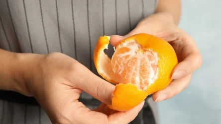 Biała skórka mandarynek - jakie ma właściwości?