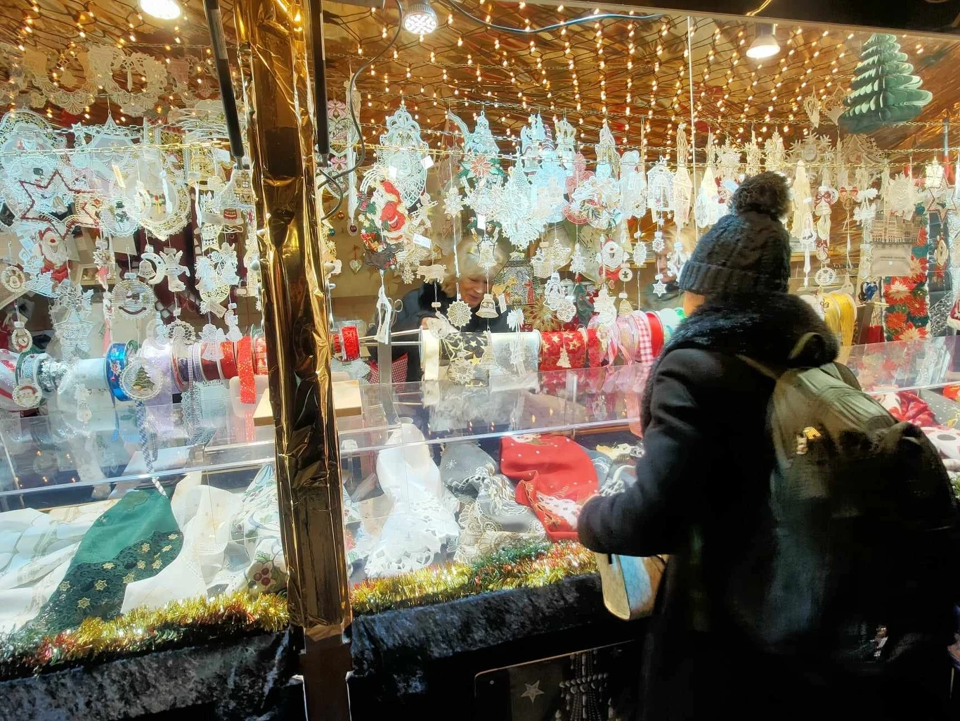 Jeden z kramów na monachijskim jarmarku