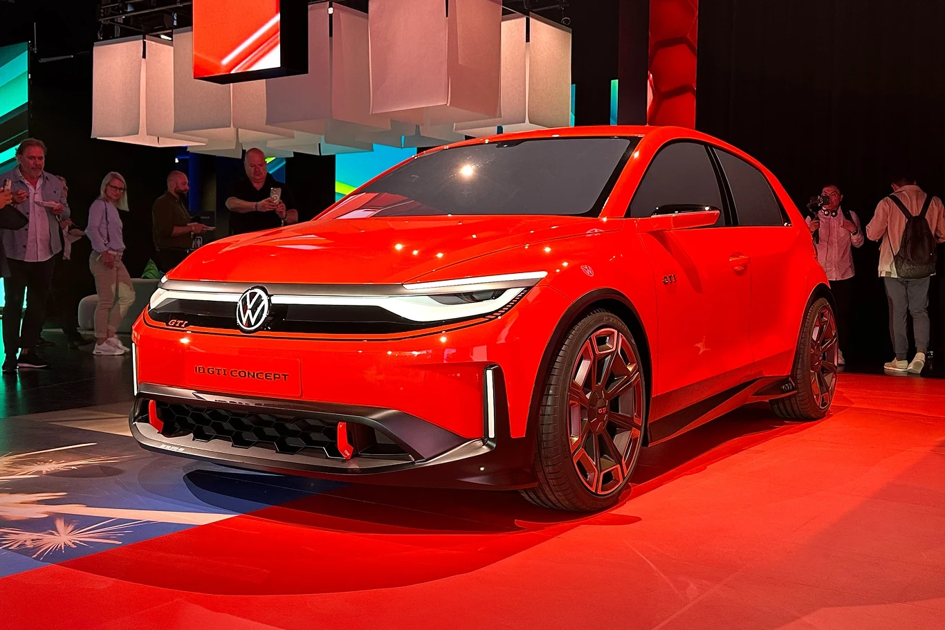 Volkswagen ID. GTI Concept na targach motoryzacyjnych w Monachium