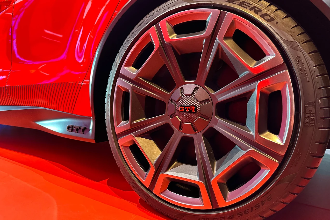 Volkswagen ID. GTI Concept na targach motoryzacyjnych w Monachium