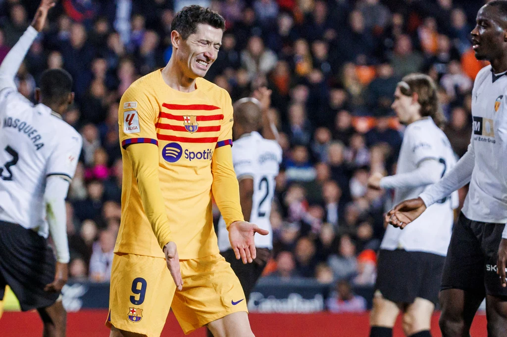 Robert Lewandowski w meczu z Valencią Robert Lewandowski w meczu z Valencią